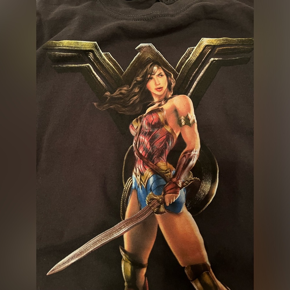Wonder Woman Women’s Gray Size M Crew Neck Short Sleeve Tee
